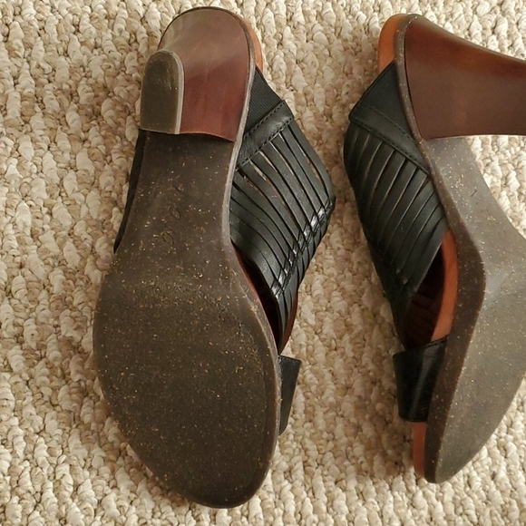 Naya Sandals - Picture 4 of 6